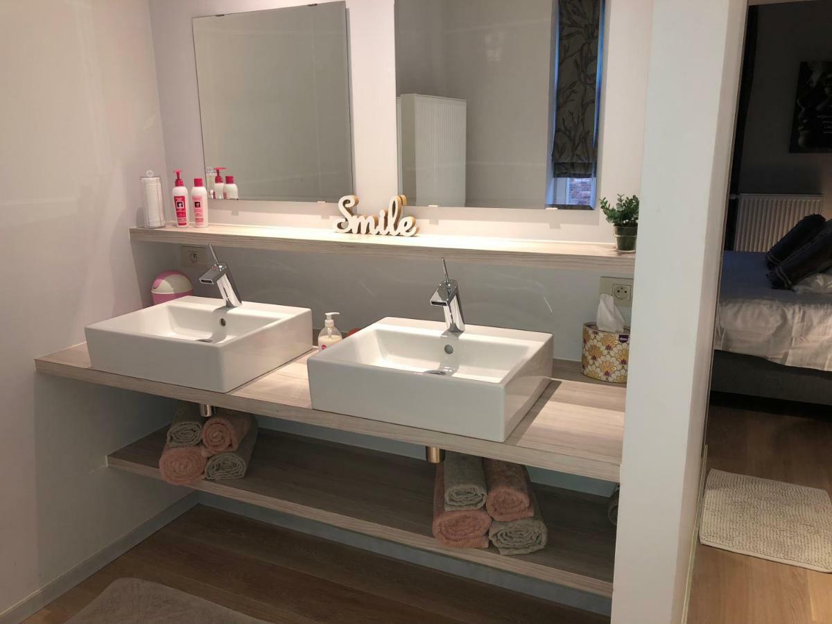 Home Bruges Cosy Comfort Modern Couple Privacy Walking Distance City Center Kitchen Terrace Garden Eksteriør bilde
